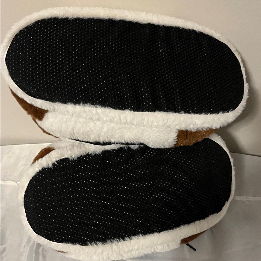 Air Jordan’s Furry Brown and White Slippers with Black Accents - Picture 5 of 5